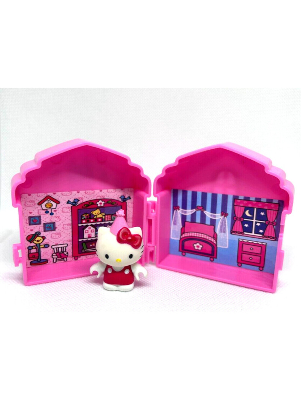 Hello Kitty Mini Playhouse and Figure